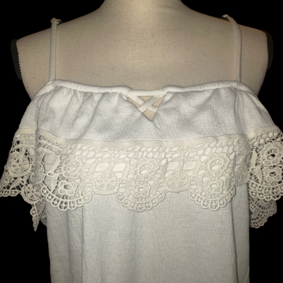 NEW NB Cold-Shoulder Top - Picture 2 of 9